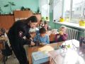 В рамках Всероссийской недели безопасности дорожного движения сотрудники Госавтоинспекции по Звениговскому району проводят мастер-классы «Засветись!» для младшеклассников