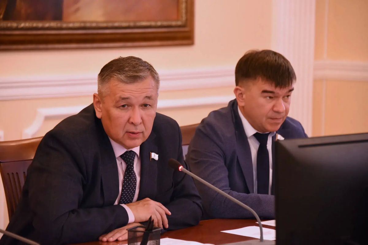 В Йошкар-Оле обсудили взаимодействие законодательной и муниципальной власти В Йошкар-Оле обсудили взаимодействие законодательной и муниципальной власти