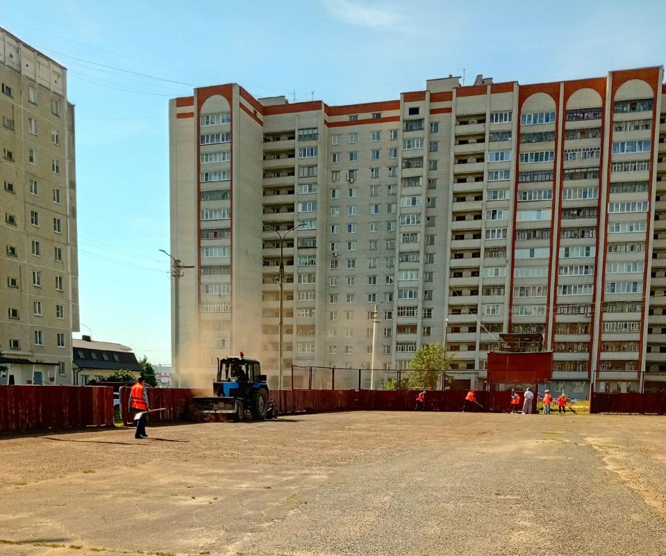 В Йошкар-Оле привели в порядок хоккейную площадку рядом с домом по адресу: улица Кирова, 9 В Йошкар-Оле привели в порядок хоккейную площадку рядом с домом по адресу: улица Кирова, 9