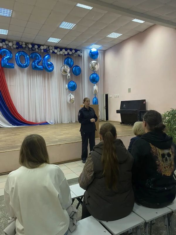 В рамках Всероссийской недели безопасности дорожного движения сотрудники Госавтоинспекции и ПДН беседуют о детской безопасности на дороге с родительской общественностью В рамках Всероссийской недели безопасности дорожного движения сотрудники Госавтоинспекции и ПДН беседуют о детской безопасности на дороге с родительской общественностью