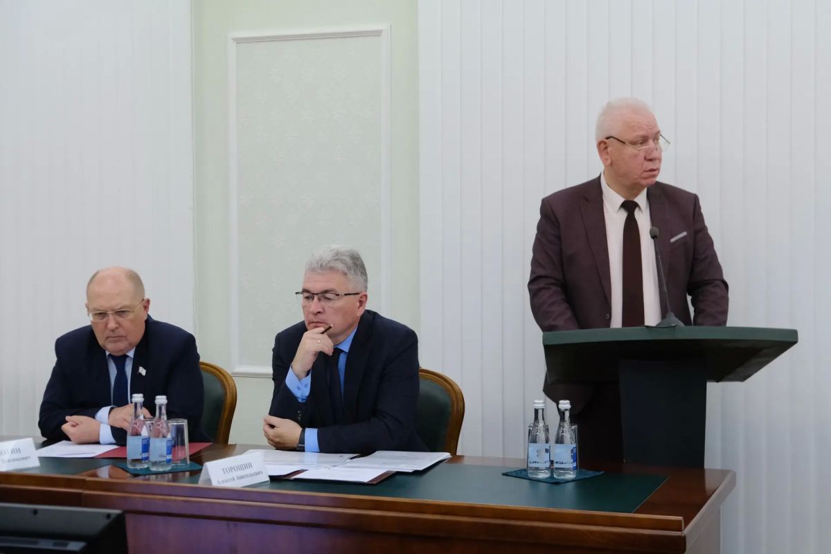 Председатель Государственного Собрания Михаил Васютин принял участие в заседании Правительства республики Председатель Государственного Собрания Михаил Васютин принял участие в заседании Правительства республики