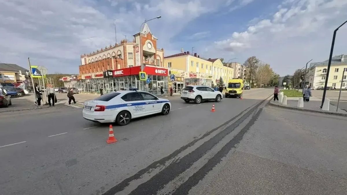 В Волжске Nissan сбил перебегающего дорогу пешехода