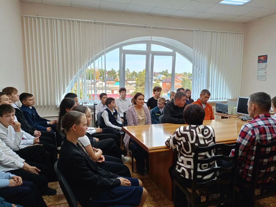 Сегодня прошла встреча со спортсменамитуристами, которые ярко выступили на соревнованиях и принесли району новые победы! Сегодня прошла встреча со спортсменамитуристами, которые ярко выступили на соревнованиях и принесли району новые победы!
