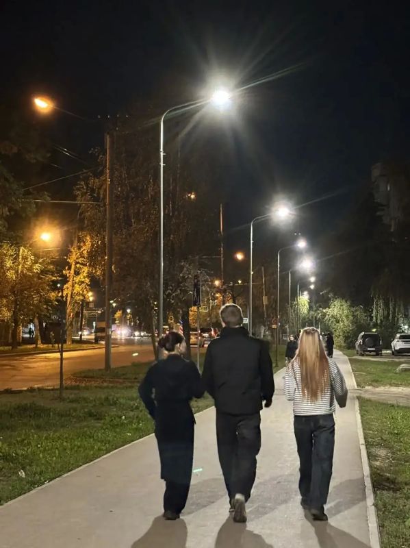 Уличное освещение — это один из ключевых элементов комфортной городской среды Уличное освещение — это один из ключевых элементов комфортной городской среды