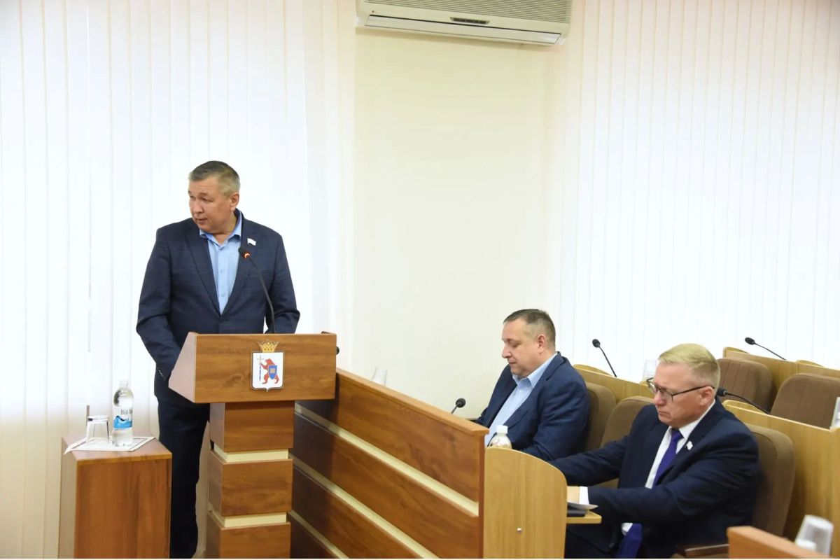 Парламентские комитеты приступили к рассмотрению проектов документов октябрьской сессии Парламентские комитеты приступили к рассмотрению проектов документов октябрьской сессии