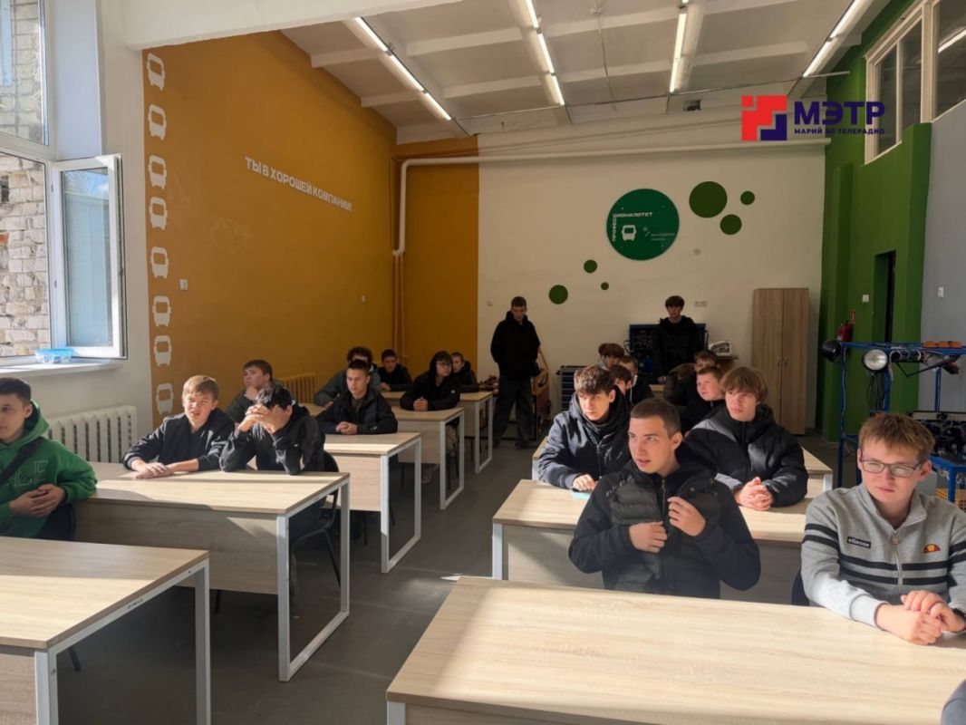 В автодорожном техникуме поселка Медведево сегодня шумно и весело — у студентов День СПО и посвящение в первокурсники В автодорожном техникуме поселка Медведево сегодня шумно и весело — у студентов День СПО и посвящение в первокурсники