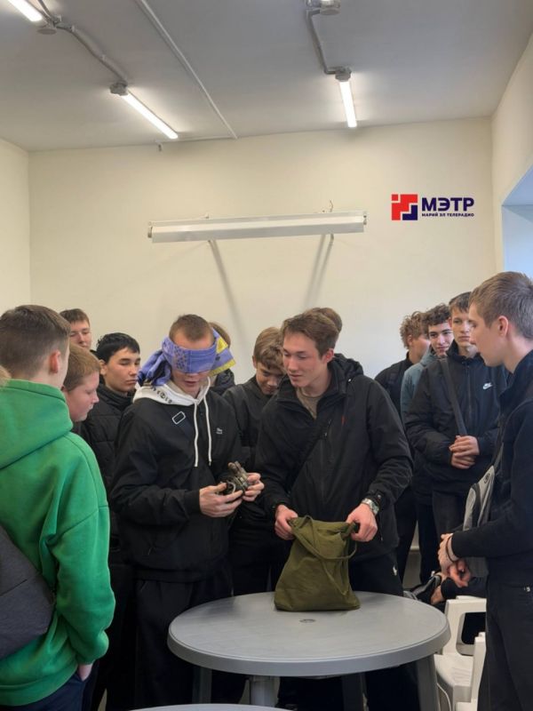 В автодорожном техникуме поселка Медведево сегодня шумно и весело — у студентов День СПО и посвящение в первокурсники В автодорожном техникуме поселка Медведево сегодня шумно и весело — у студентов День СПО и посвящение в первокурсники