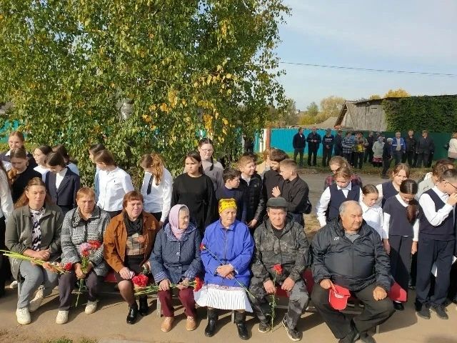 В селе Старый Торъял Новоторъяльского округа Марий Эл открылся памятник воинам, погибшим при исполнении воинского долга в ходе специальной военной операции В селе Старый Торъял Новоторъяльского округа Марий Эл открылся памятник воинам, погибшим при исполнении воинского долга в ходе специальной военной операции