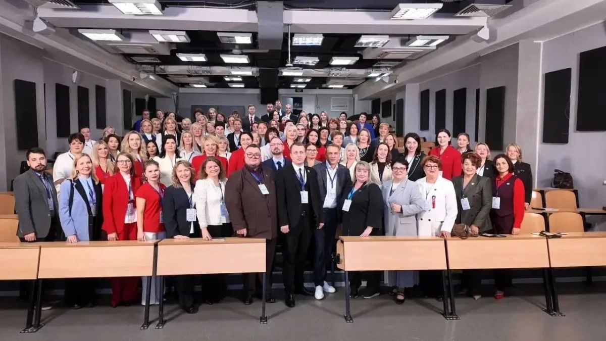От ИИ-технологий до единого ценностного пространства: педагог из Марий Эл приняла участие в Большой педагогической неделе «Медиапросветитель» в Москве! От ИИ-технологий до единого ценностного пространства: педагог из Марий Эл приняла участие в Большой педагогической неделе «Медиапросветитель» в Москве!