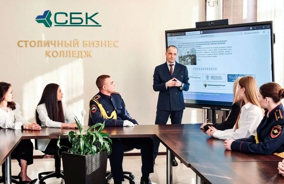 Члены партии «Единая Россия» поздравили педагогов Йошкар-Олы с праздником Члены партии «Единая Россия» поздравили педагогов Йошкар-Олы с праздником