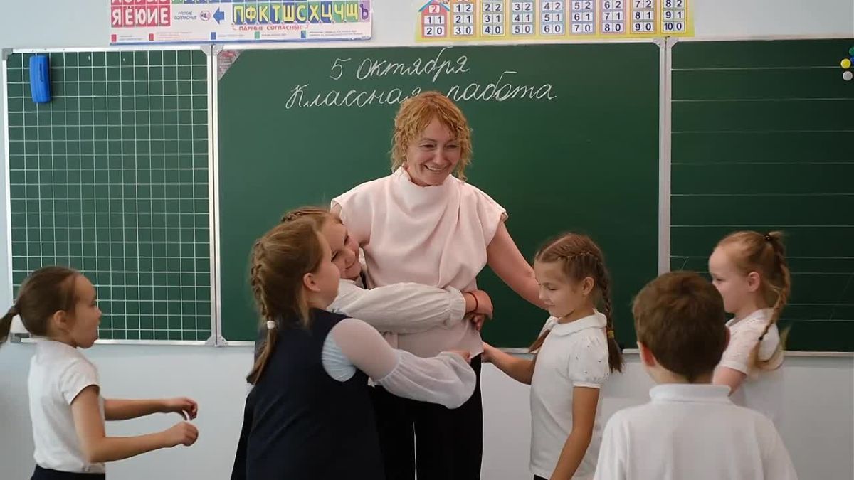 Юрий Зайцев: Дорогие педагоги, преподаватели и ветераны педагогического труда Марий Эл! С Днем учителя!