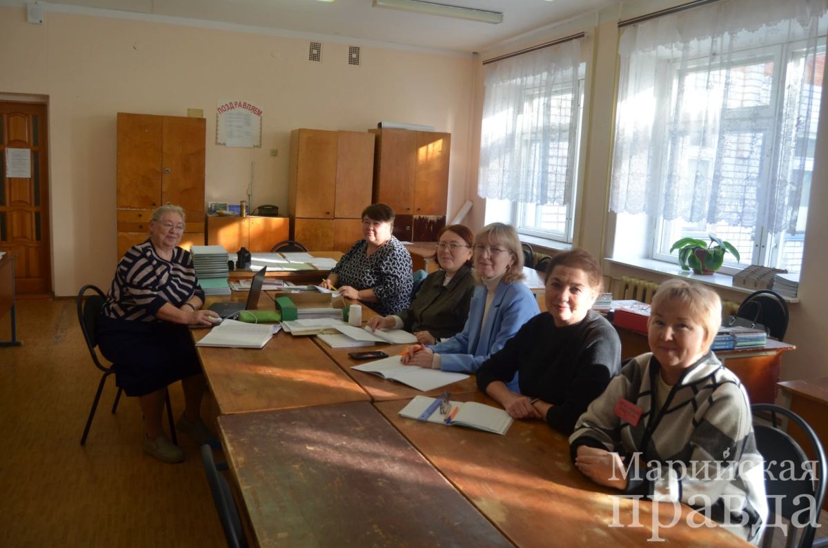 В Марий Эл школьники на один день отправили учителей в «отставку» В Марий Эл школьники на один день отправили учителей в «отставку»