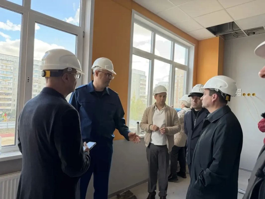 Прокурор города Йошкар-Олы Сергей Гусаченко проверил ход строительства общеобразовательной школы на 825 мест в микрорайоне «Юбилейный»