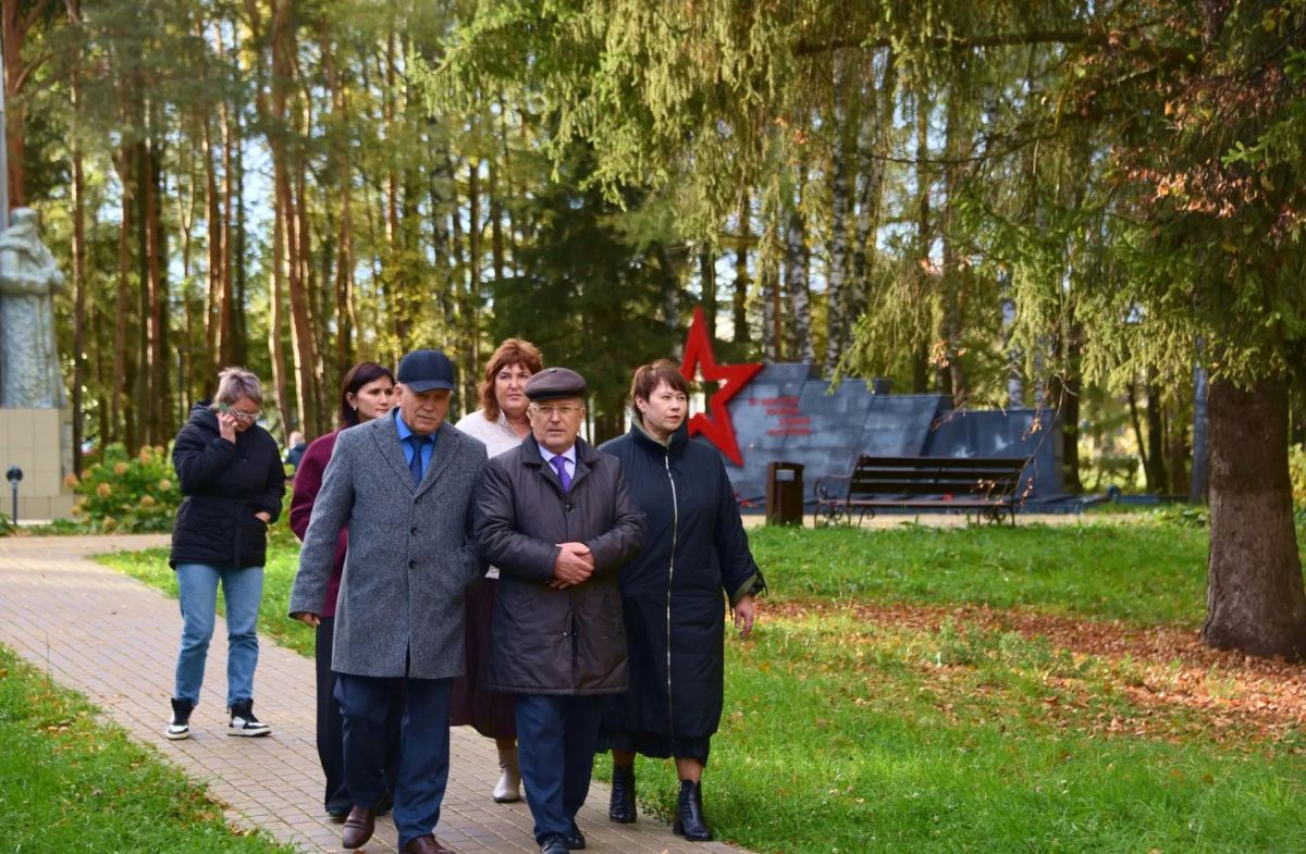 Председатель Госсобрания Михаил Васютин совершил рабочую поездку в Мари-Турекский район, где оценил ход реализации национальных проектов, программ благоустройства и вопросы сохранения культурного наследия Председатель Госсобрания Михаил Васютин совершил рабочую поездку в Мари-Турекский район, где оценил ход реализации национальных проектов, программ благоустройства и вопросы сохранения культурного наследия