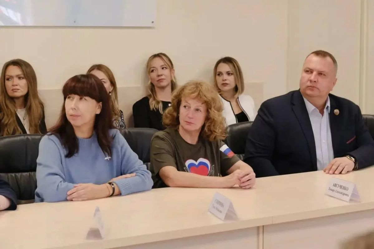 Глава Марий Эл Юрий Зайцев ручил награды победителям регионального этапа Международной премии #МЫВМЕСТЕ Глава Марий Эл Юрий Зайцев ручил награды победителям регионального этапа Международной премии #МЫВМЕСТЕ