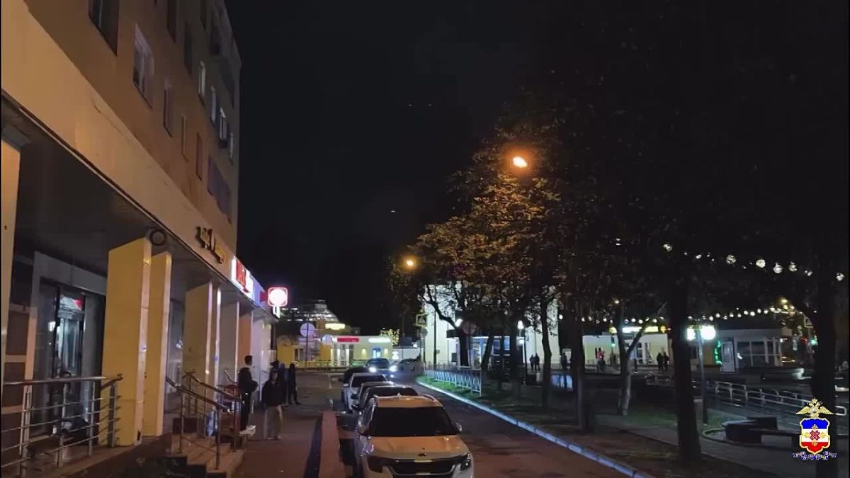 В Йошкар-Оле полицейские задержали водителя «десятки», который ездил по велосипедной дорожке на Воскресенском проспекте, а также из ее салона запускались фейерверки на бульваре Чавайна ради хайпа в соцсетях