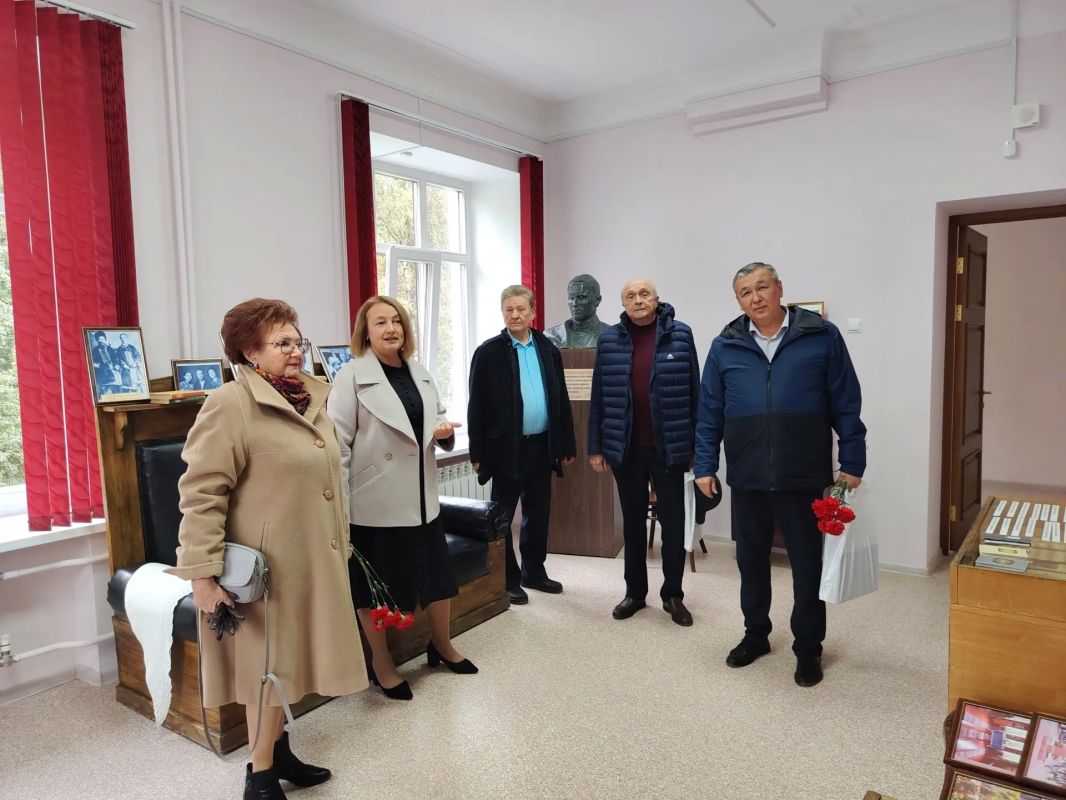 Депутаты Государственного Собрания продолжают оказывать помощь жителям, участвовать в развитии территорий и в жизни республики Депутаты Государственного Собрания продолжают оказывать помощь жителям, участвовать в развитии территорий и в жизни республики