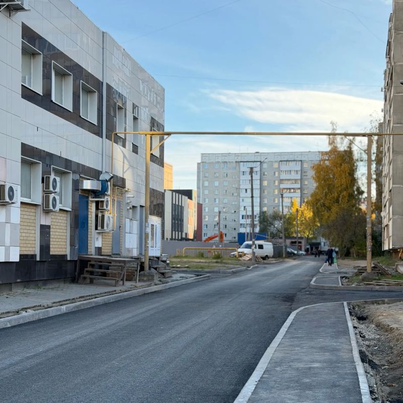 Врио мэра Йошкар-Олы Антон Трудинов рассказал о благоустройстве дворовых территорий и проездов, примыкающих к строящемуся зданию корпуса гимназии «Синяя птица»