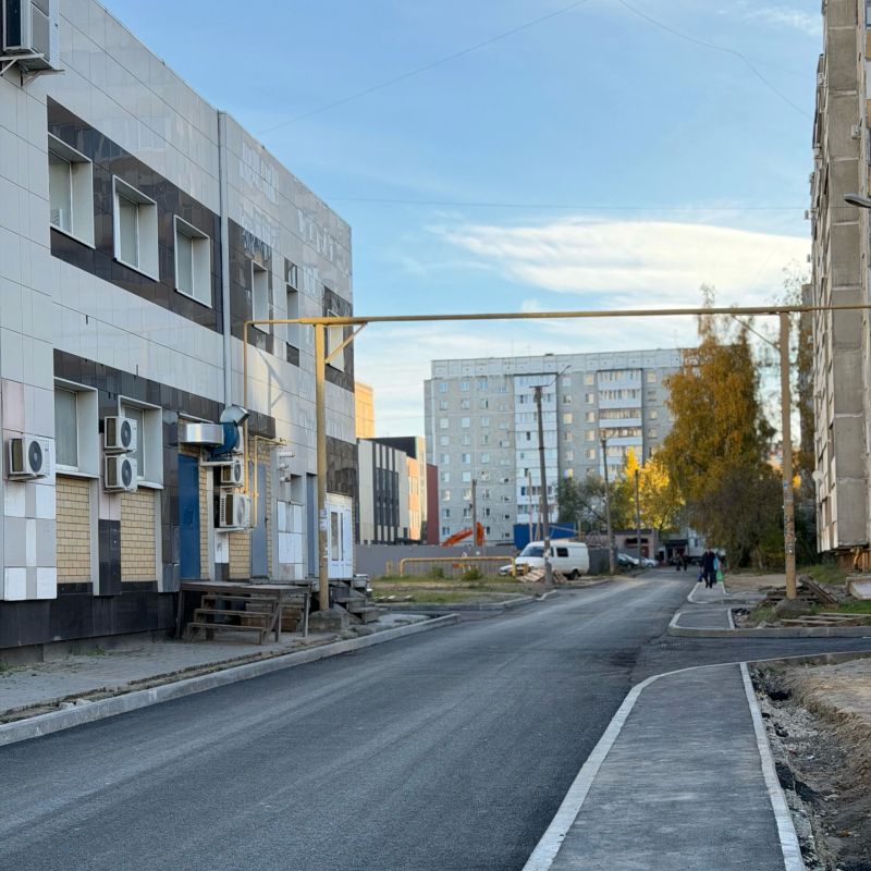 В Йошкар-Оле на улице Воинов-Интернационалистов продолжается ремонт дворов возле строящегося нового корпуса гимназии «Синяя птица» В Йошкар-Оле на улице Воинов-Интернационалистов продолжается ремонт дворов возле строящегося нового корпуса гимназии «Синяя птица»