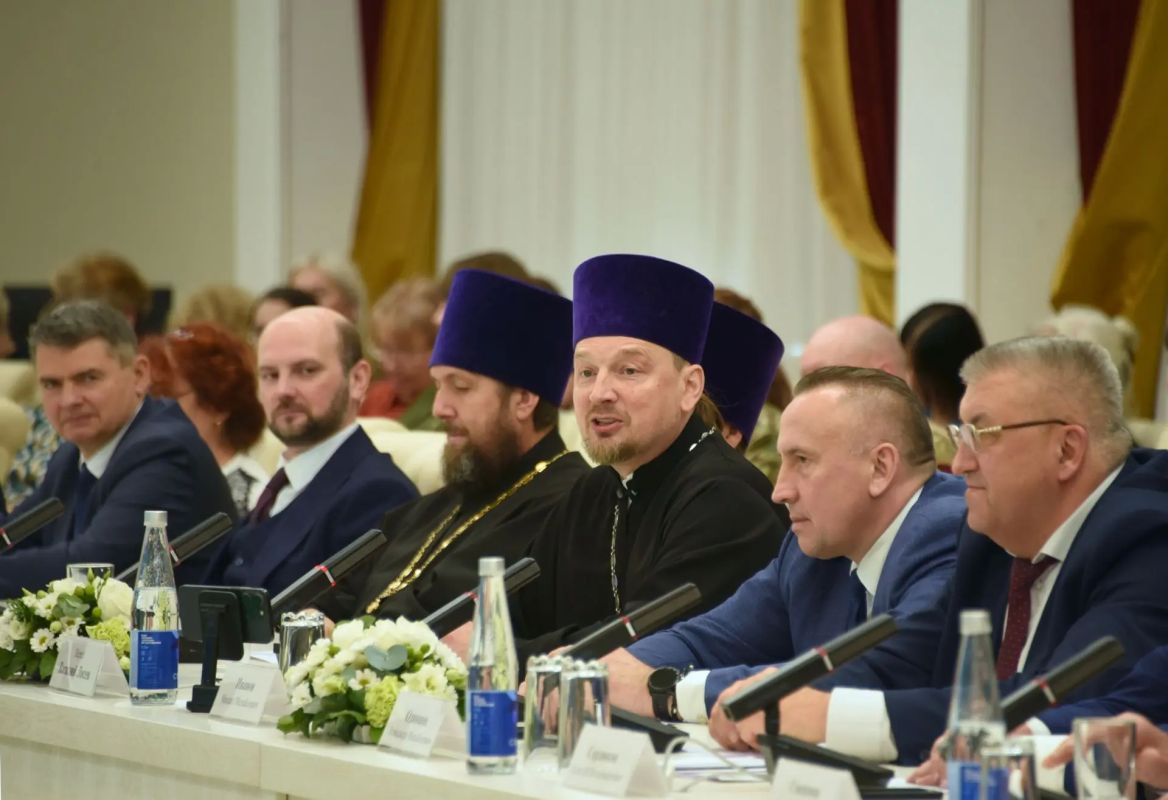 Сегодня в Йошкар-Оле в Доме дружбы народов открылся Первый региональный форум Всемирного Русского Народного Собора «Традиционные ценности – основа развития России» Сегодня в Йошкар-Оле в Доме дружбы народов открылся Первый региональный форум Всемирного Русского Народного Собора «Традиционные ценности – основа развития России»