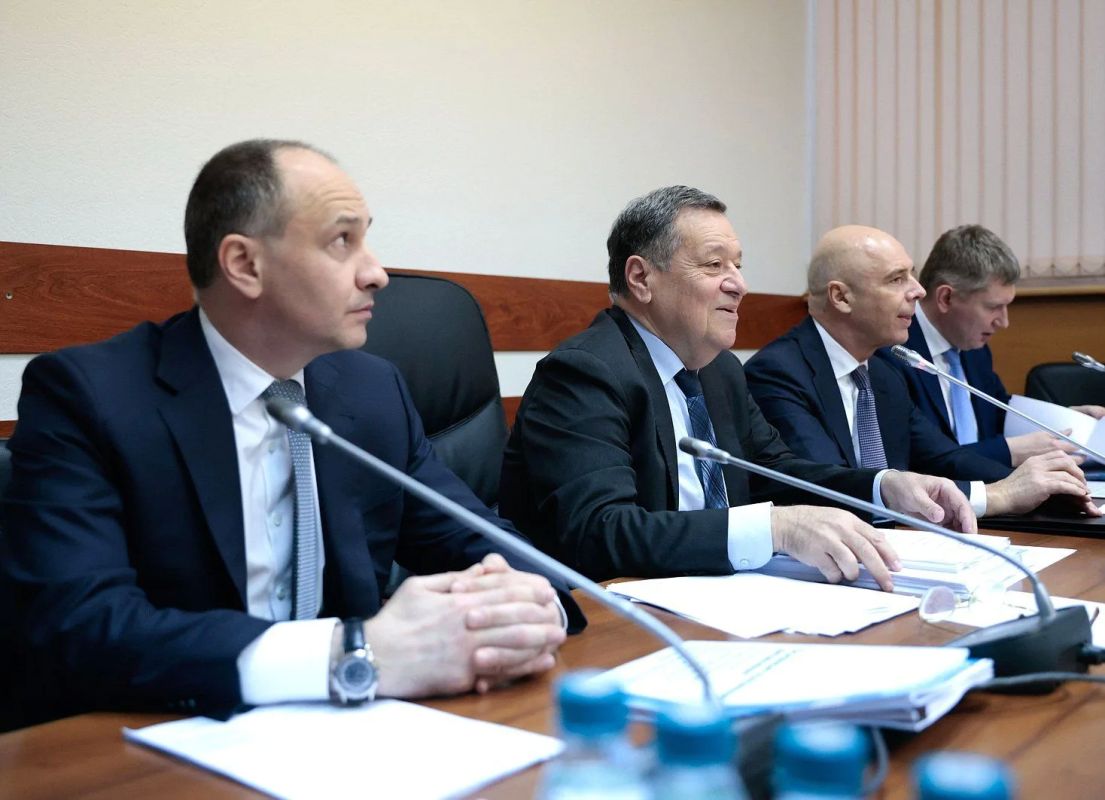 Председатель Госсобрания Марий Эл Михаил Васютин и секретарь Комитета марийского парламента по бюджету и экономической политике Андрей Виногоров в режиме ВКС приняли участие в заседании Комитета Государственной Думы по... Председатель Госсобрания Марий Эл Михаил Васютин и секретарь Комитета марийского парламента по бюджету и экономической политике Андрей Виногоров в режиме ВКС приняли участие в заседании Комитета Государственной Думы по...