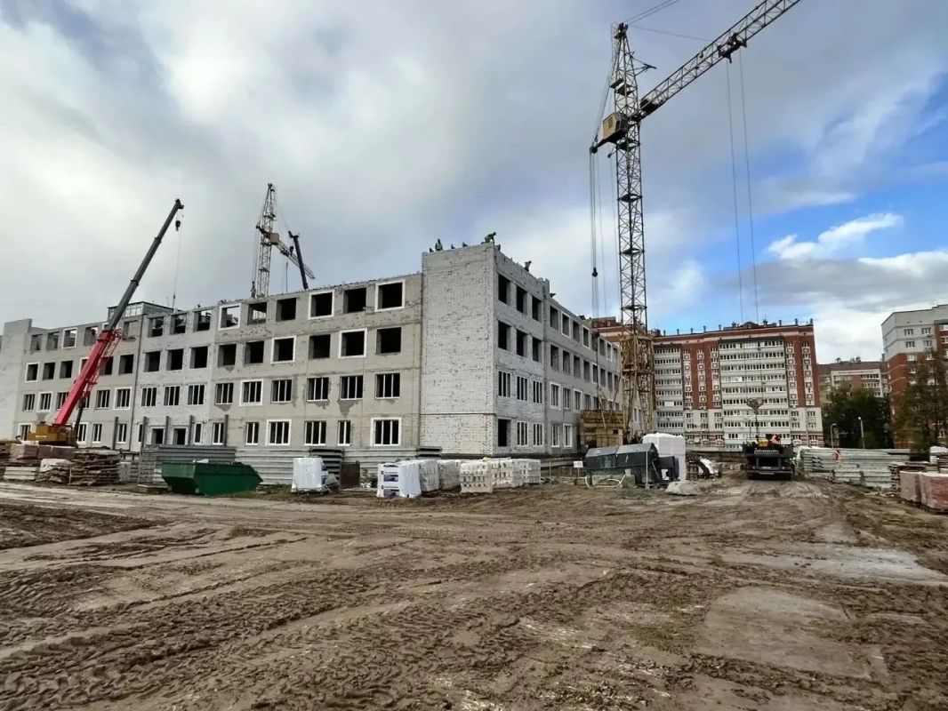 Новая школа в 6-м микрорайоне Йошкар-Олы: стены растут, готовность — 26%