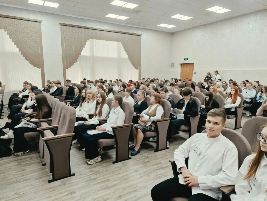 Глава администрации Медведевского района Денис Окулов принял участие в заседании Молодежного парламента Медведевского района Глава администрации Медведевского района Денис Окулов принял участие в заседании Молодежного парламента Медведевского района