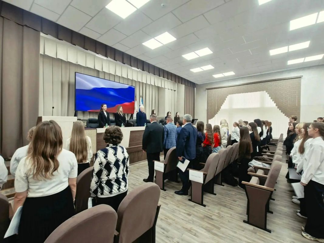 Глава администрации Медведевского района Денис Окулов принял участие в заседании Молодежного парламента Медведевского района Глава администрации Медведевского района Денис Окулов принял участие в заседании Молодежного парламента Медведевского района