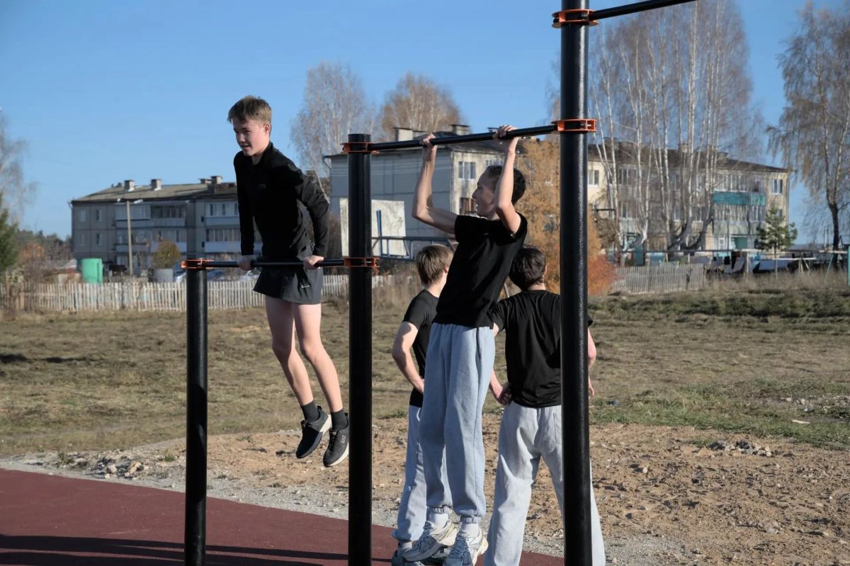 В Сернуре открыли спортивную площадку ГТО В Сернуре открыли спортивную площадку ГТО