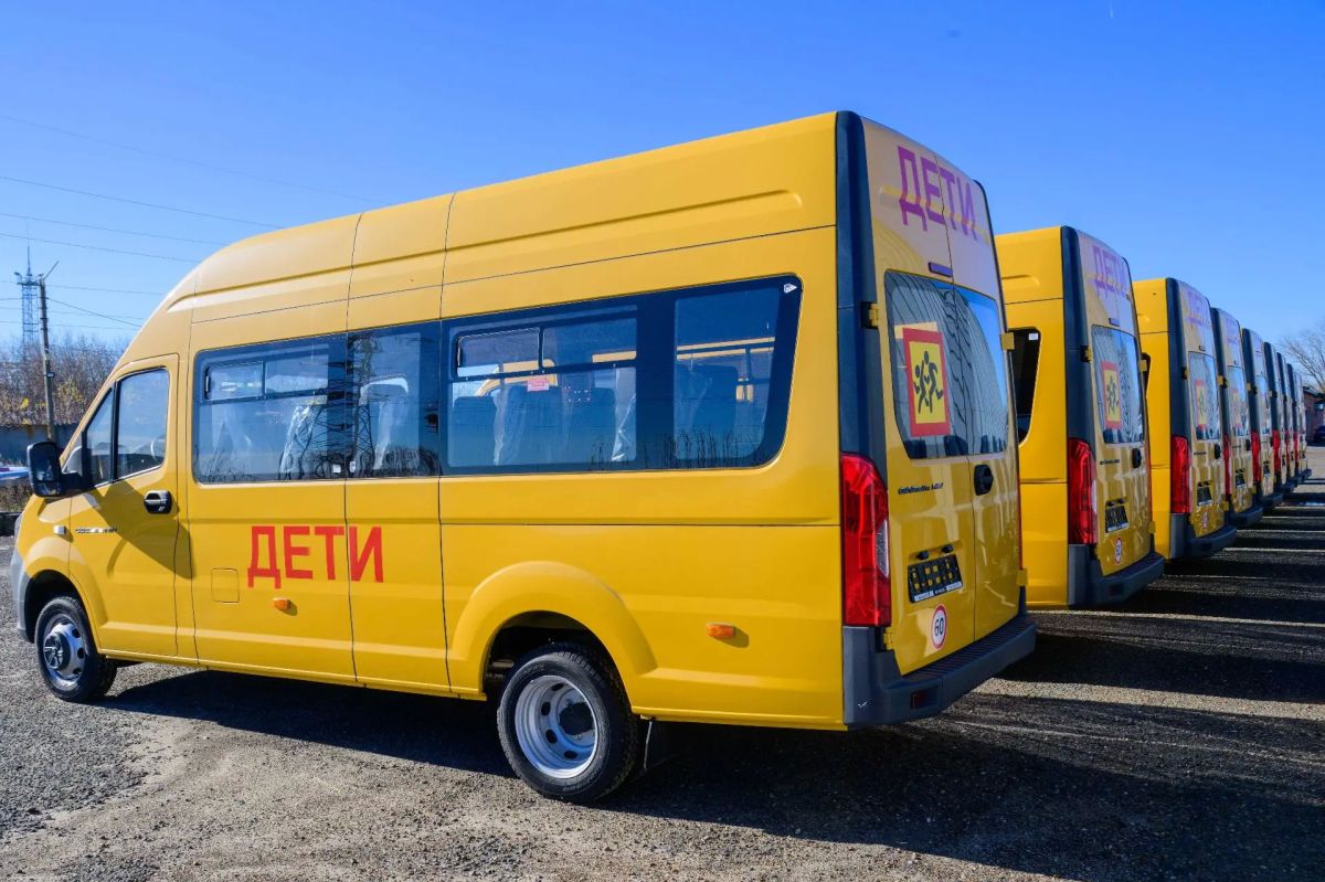 Юрий Зайцев: Передали 9 новых школьных автобусов образовательным организациям республики Юрий Зайцев: Передали 9 новых школьных автобусов образовательным организациям республики