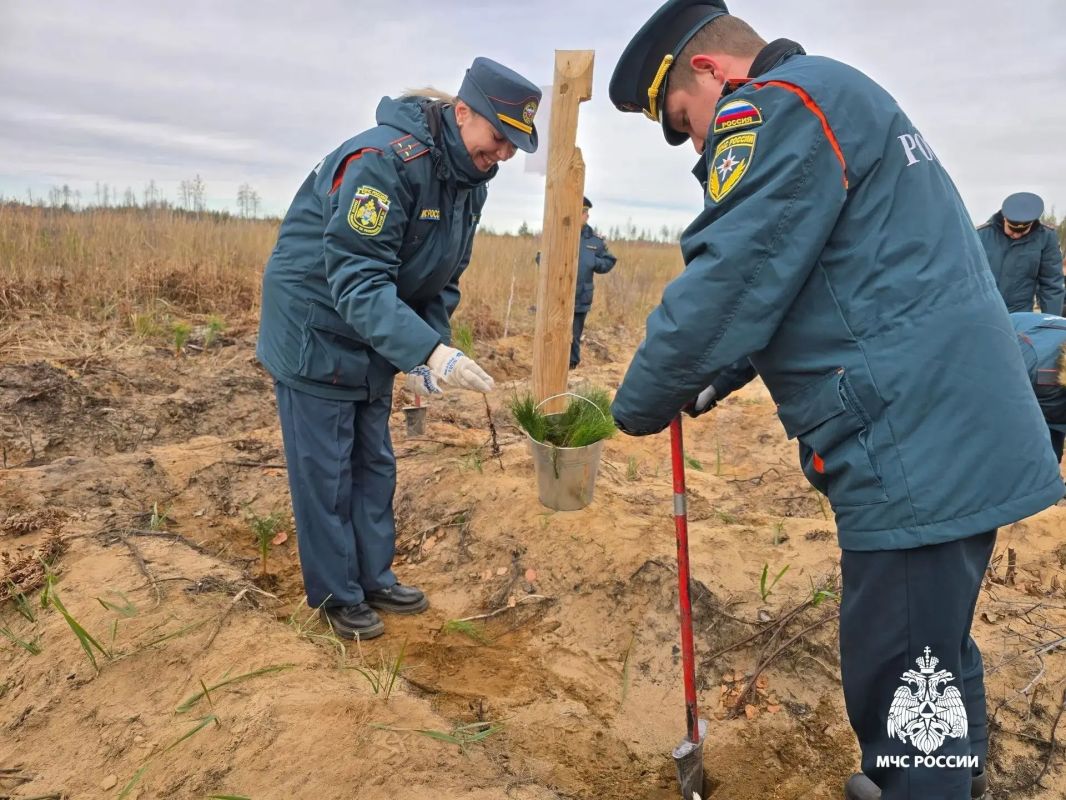 ГУ МЧС России по Республике Марий Эл приняло участие в акции «Сад памяти» ГУ МЧС России по Республике Марий Эл приняло участие в акции «Сад памяти»
