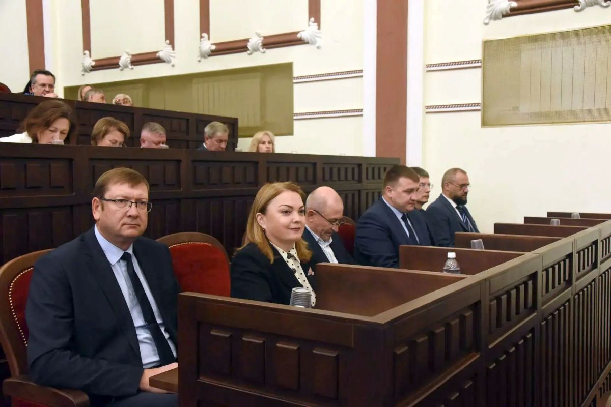 В Марий Эл приняли 17 законов: новые меры поддержки семей, участников СВО и изменения в использовании госсимволов В Марий Эл приняли 17 законов: новые меры поддержки семей, участников СВО и изменения в использовании госсимволов