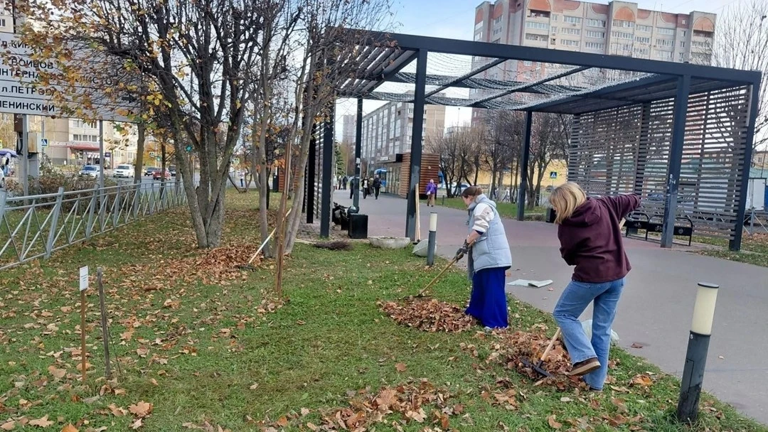 Молодёжь Йошкар-Олы обновила Аллею на Чавайна