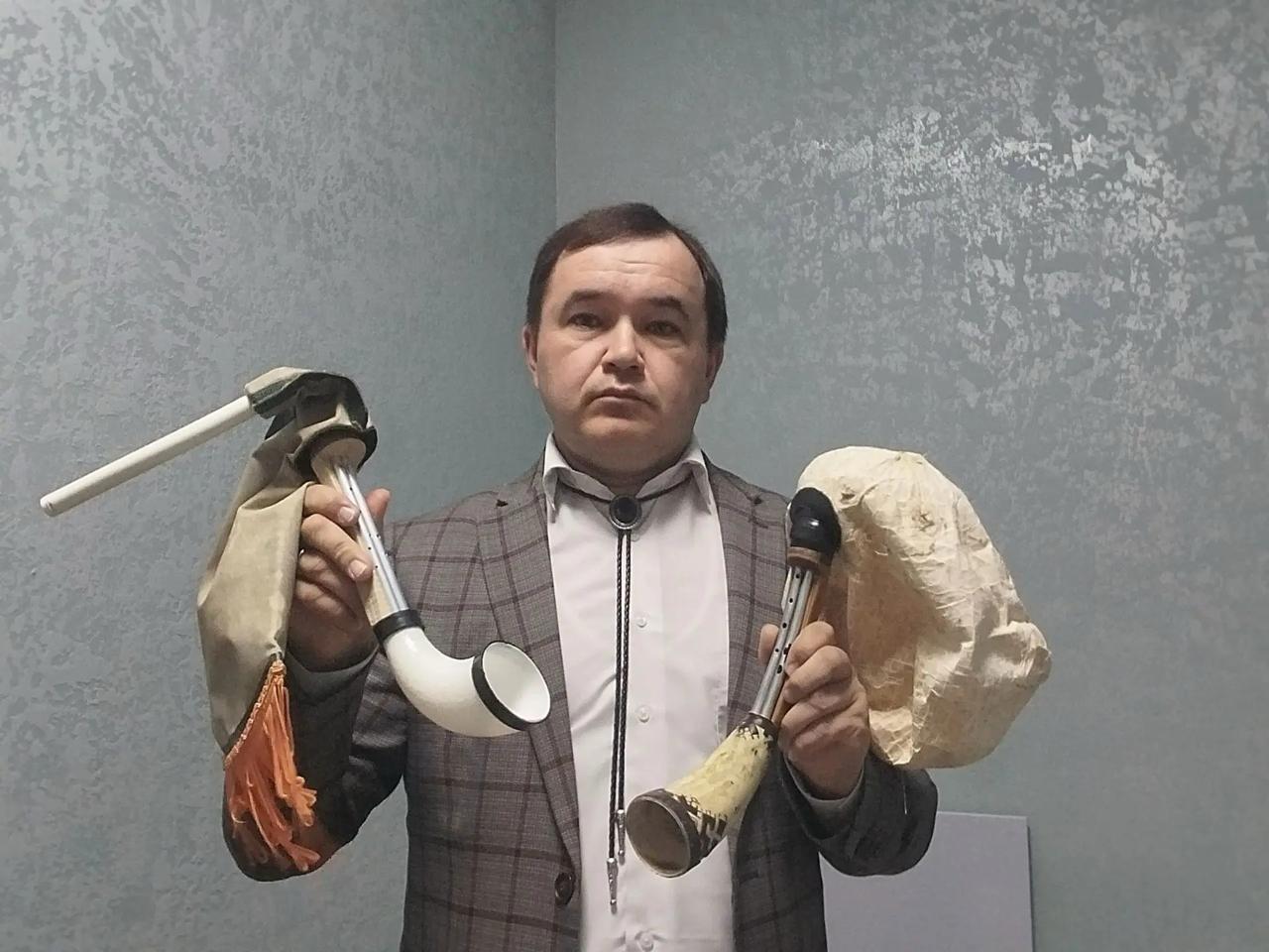 В селе Мишкино Башкортостана осваивают новый способ изготовления марийской волынки — швыр