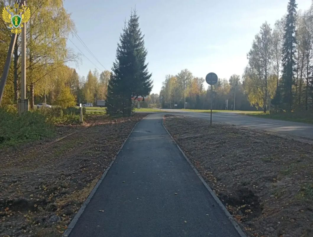 По требованию прокуратуры в Советском обустроили пешеходные тротуары По требованию прокуратуры в Советском обустроили пешеходные тротуары