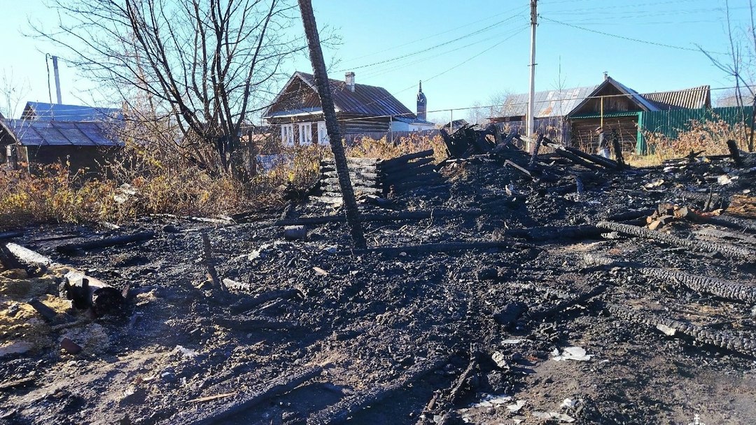 В Красногорском горело неэксплуатируемое строение