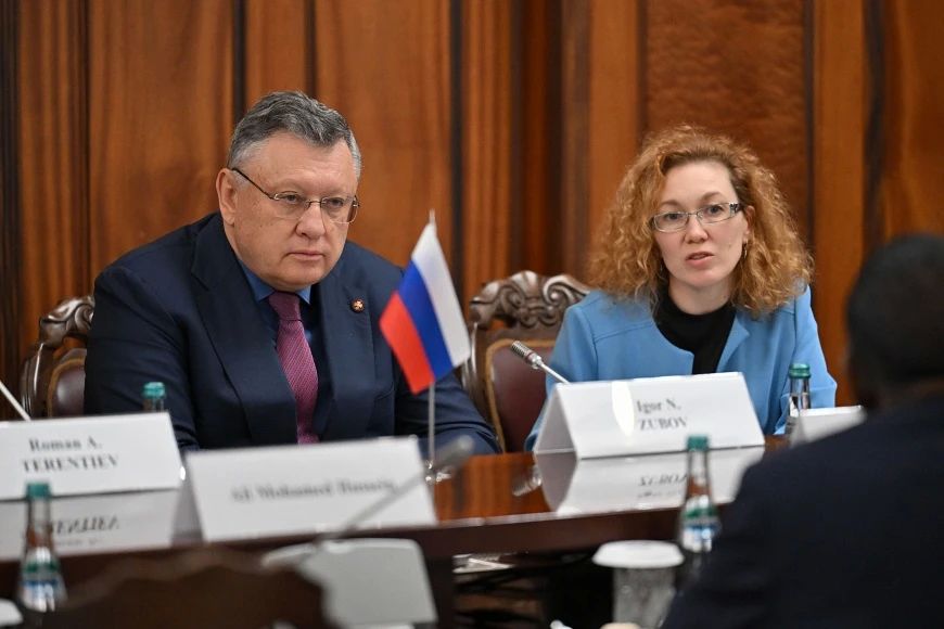 В МВД России статс-секретарь – заместитель Министра внутренних дел Российской Федерации Игорь Зубов встретился с Министром внутренней безопасности Федеративной Республики Сомали Абдуллахи Шейхом Исмаилом на полях третьего... В МВД России статс-секретарь – заместитель Министра внутренних дел Российской Федерации Игорь Зубов встретился с Министром внутренней безопасности Федеративной Республики Сомали Абдуллахи Шейхом Исмаилом на полях третьего...