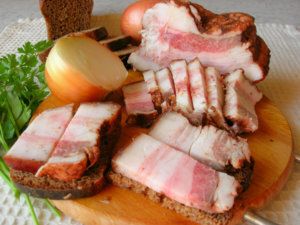 Ароматное сало за два дня: как приготовить вкусное лакомство