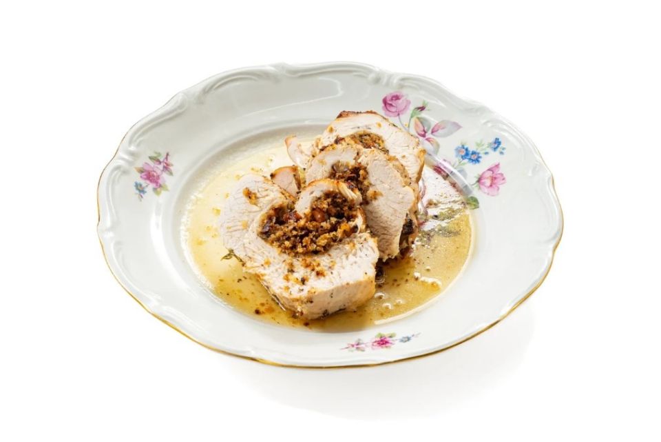 Запеченная индейка с фисташками и лимоном: неповторимое кулинарное приключение