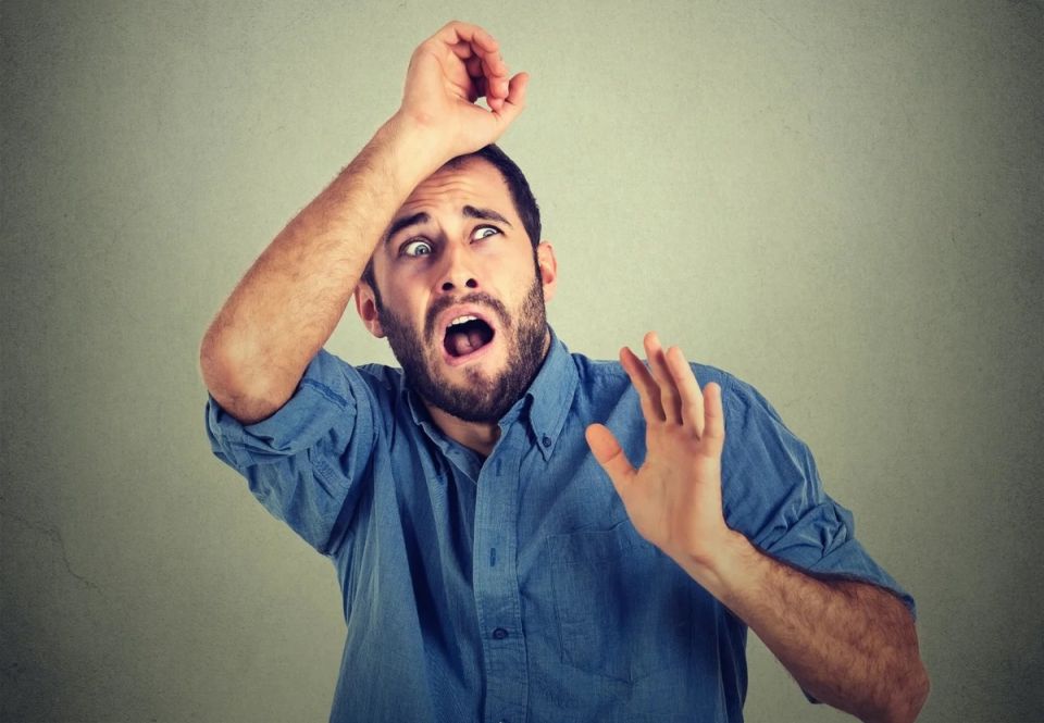 Как избежать неприятностей: что делать, если вы получили повестку за границей?