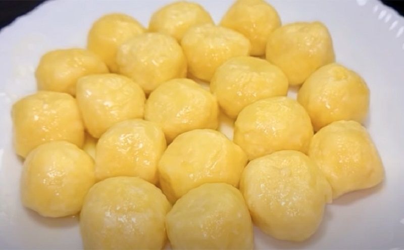 Воздушные творожные шарики: здоровый и быстрый завтрак всего за 10 минут