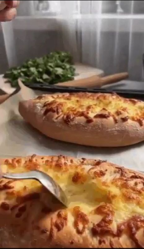Приготовьте хачапури по-аджарски: кусочек счастья на вашем столе