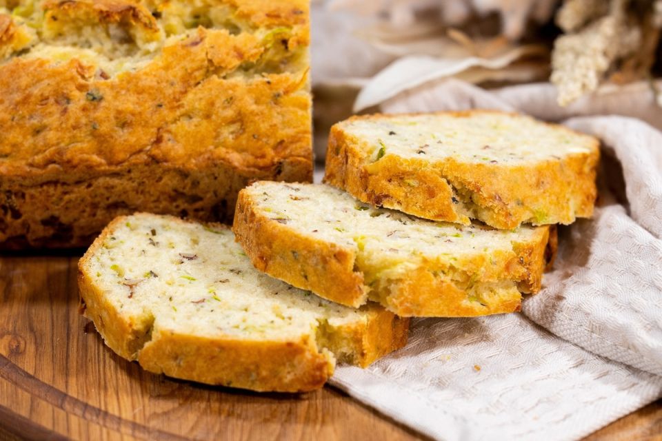 Порадуйте себя: Как испечь удивительный хлеб с миндалем и прованскими травами