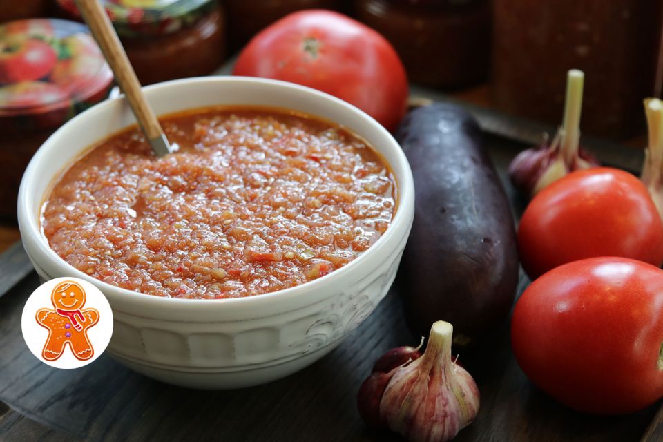 Заготовки с характером: Аджика с баклажанами